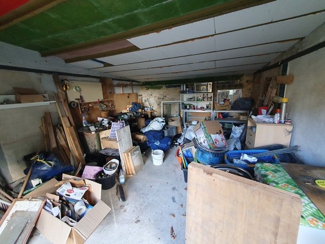 Innenansicht - Großes Garagengrundstück im Innenbereich von Döbern ** im FNP als Wohnbaufläche ausgewiesen