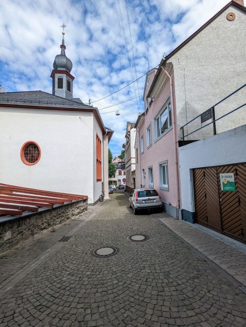 Ansicht Kirchplatz - Fläche hinter einem Wohngrundstück im Innenbereich nahe dem Markt- und Kirchplatz in Kaub