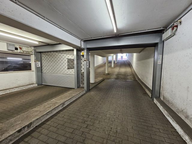 Zufahrt - Vermieteter Tiefgaragenstellplatz Nr. 41 in Leipzig **Mieteinnahmen 900,00 EUR p.a.**