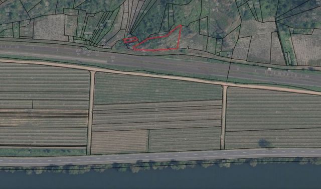 Umgebungsskizze - Vertragsfreies Grundstück neben und oberhalb von Weinbergen in der Weinbaulage ´Pommerner Rosenberg´