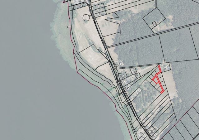Umgebungsskizze - Flurstück 221/10 und Wegeflurstück - Vertragsfreies Grundstück unweit vom Peenestrom **etwa 25 km von der Ostsee entfernt**