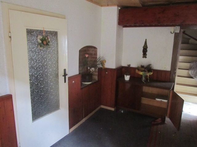 Innenansicht - Leerstehendes Wohnhaus mit Nebengebäude ca. 100 m vom Stadtzentrum entfernt