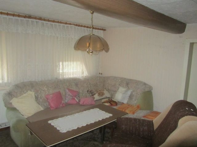 Innenansicht - Leerstehendes Wohnhaus mit Nebengebäude ca. 100 m vom Stadtzentrum entfernt