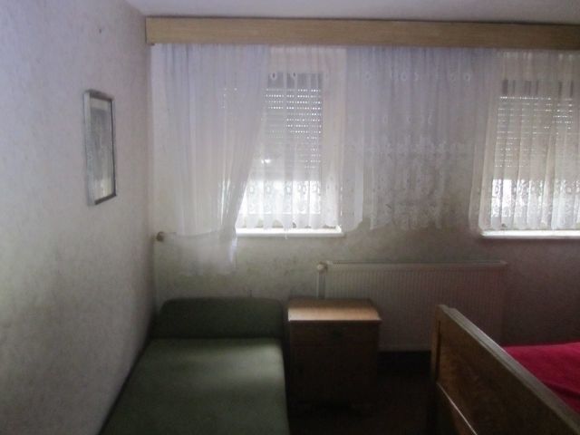 Innenansicht - Leerstehendes Wohnhaus mit Nebengebäude ca. 100 m vom Stadtzentrum entfernt