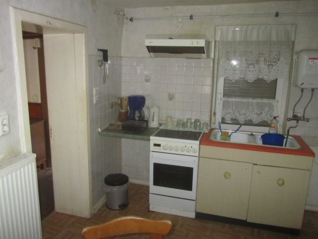 Innenansicht - Leerstehendes Wohnhaus mit Nebengebäude ca. 100 m vom Stadtzentrum entfernt