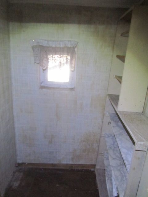 Innenansicht - Leerstehendes Wohnhaus mit Nebengebäude ca. 100 m vom Stadtzentrum entfernt