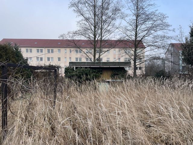 Verkaufsfläche mit Aufbauten in Fremdeigentum und Umgebung - Gartengrundstück hinter Wohnbebauung **Lage im Naturpark Niederlausitzer Heidelandschaft**