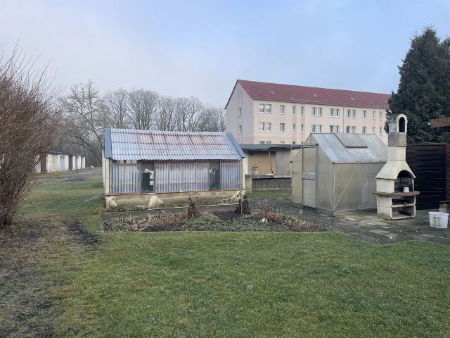 Verkaufsfläche mit Aufbauten in Fremdeigentum und Umgebung - Gartengrundstück hinter Wohnbebauung **Lage im Naturpark Niederlausitzer Heidelandschaft**