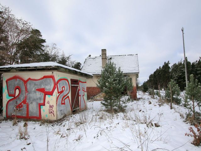 Verkaufsobjekt - Ruinöses, ehemaliges Empfangsgebäude im Randbereich der Ueckermünder Heide und wenige Autominuten von Pasewalk entfernt