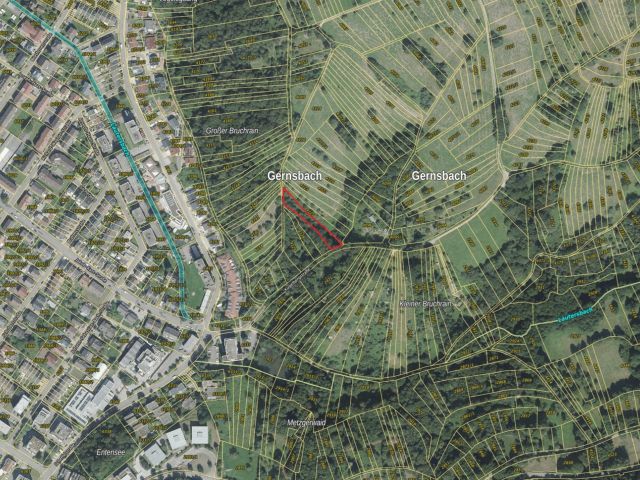 Lageskizze mit Umgebung und Luftbildunterlegung - Vertragsfreies Grundstück im nördlichen Schwarzwald **etwa 38 km von Karlsruhe entfernt**