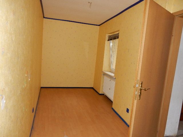 Haupthaus - Raum im EG - Wohnhaus in zentraler Ortslage **leerstehend**