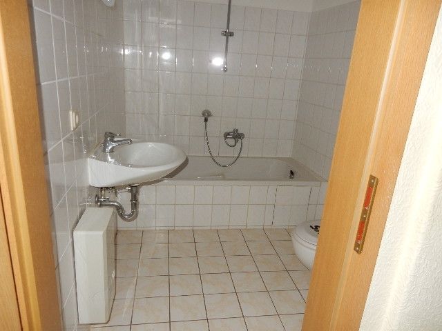 Haupthaus - Bad im EG - Wohnhaus in zentraler Ortslage **leerstehend**