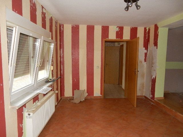 Haupthaus - Raum im EG - Wohnhaus in zentraler Ortslage **leerstehend**