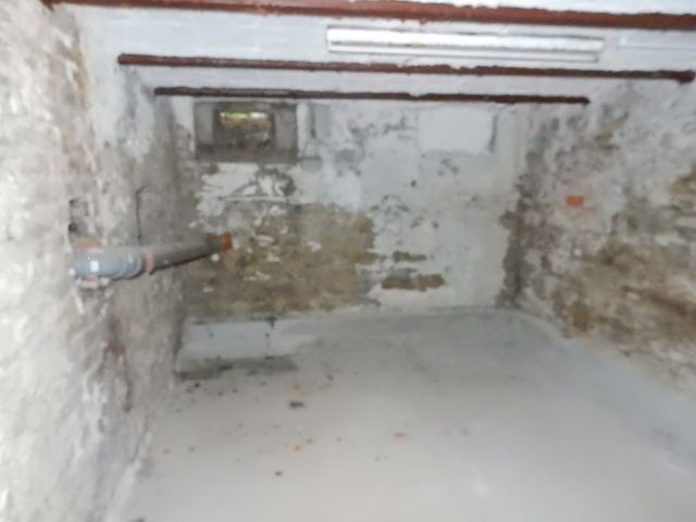 Haupthaus - Keller - Wohnhaus in zentraler Ortslage **leerstehend**