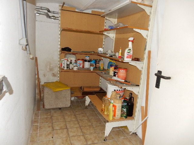 Nebengebäude - Abstellraum - Wohnhaus in zentraler Ortslage **leerstehend**