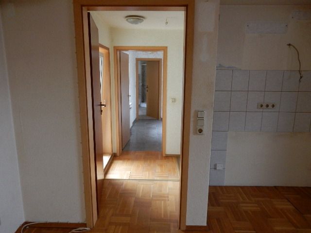 Nebengebäude - Flur im OG - Wohnhaus in zentraler Ortslage **leerstehend**