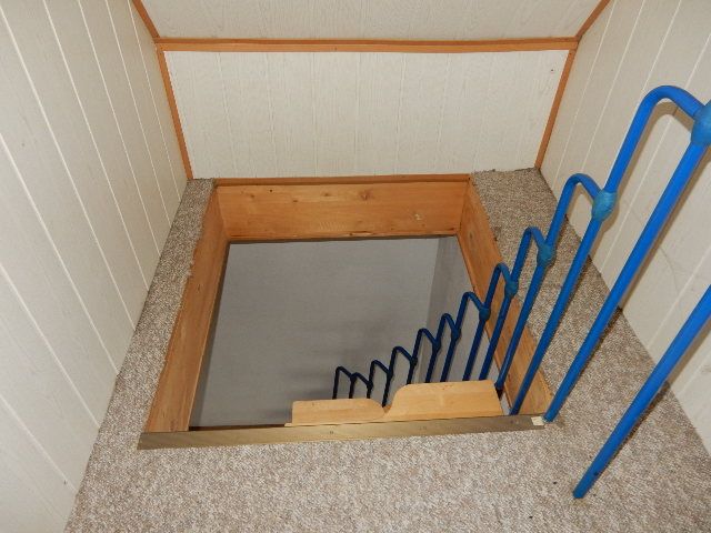 Treppe vom DG zum OG - Wohnhaus in zentraler Ortslage **leerstehend**