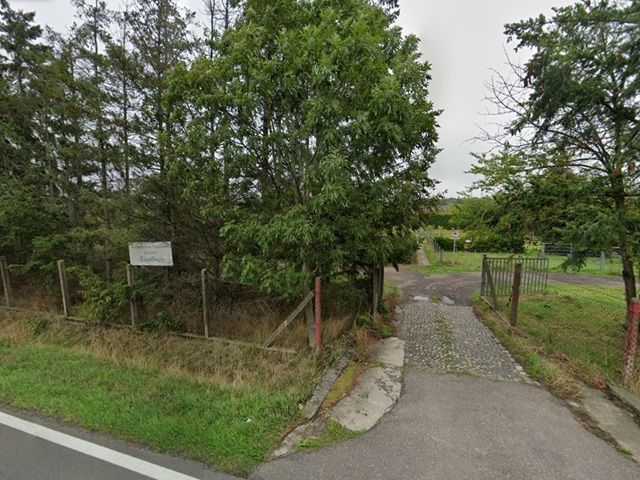 Blick auf Zufahrt zur KGA - Vertragsfreier Eigentumsgarten mit einem Aufstellrecht für ein Gartenhaus in einer Kleingartenanlage in Jerichow