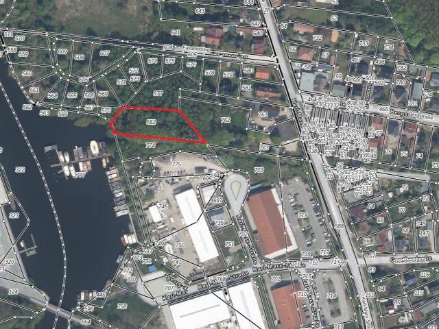 Lageskizze mit Luftbildunterlegung - Laubwald an der Dahme-Wasserstraße & in direkter Nachbarschaft von Bootsliegeplätzen