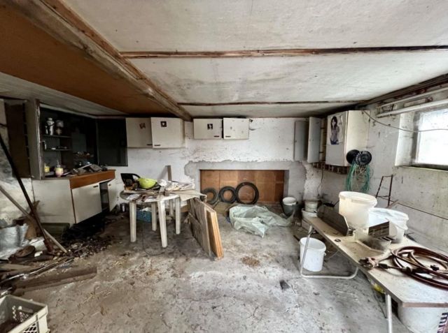 Garage - Leerstehendes Einfamilienhaus auf großem Grundstück **ca. 30 km östlich von Magdeburg**