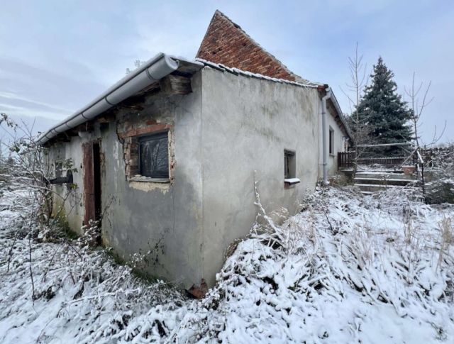 Stallgebäude - Leerstehendes Einfamilienhaus auf großem Grundstück **ca. 30 km östlich von Magdeburg**
