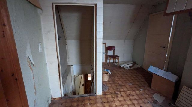 Flur im OG - Leerstehendes Einfamilienhaus auf großem Grundstück **ca. 30 km östlich von Magdeburg**