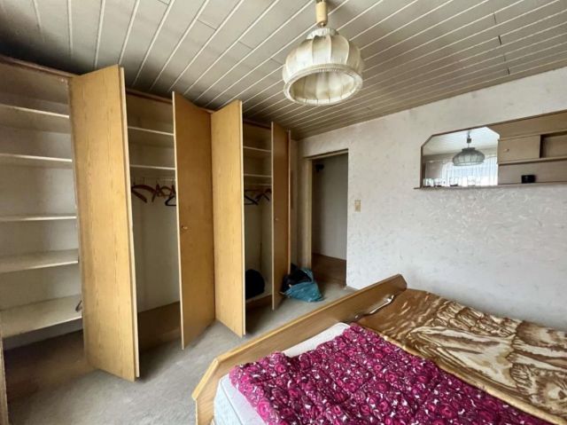 Schlafzimmer - Leerstehendes Einfamilienhaus auf großem Grundstück **ca. 30 km östlich von Magdeburg**