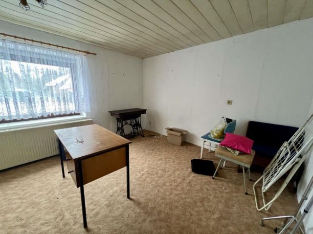 Arbeitszimmer - Leerstehendes Einfamilienhaus auf großem Grundstück **ca. 30 km östlich von Magdeburg**
