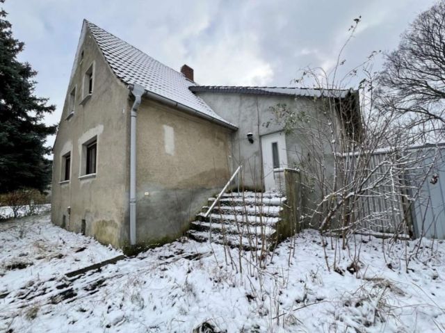 Wohnhaus - Leerstehendes Einfamilienhaus auf großem Grundstück **ca. 30 km östlich von Magdeburg**