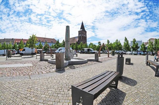 Blick auf  Pasewalk in ca. 10 km Entfernung - Unbebautes Grundstück zwischen Wohnhäusern in der Uckermark