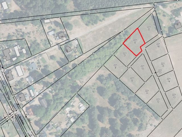 Lageskizze mit Luftbildunterlegung - Vertragsfreies Grundstück unweit vom Peenestrom **etwa 25 km von der Ostsee entfernt**
