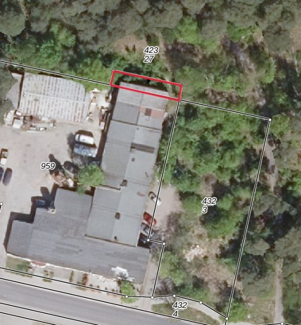 Lageskizze - Kleine mit Wildwuchs bewachsene Freifläche hinter einem bebauten Grundstück in Ludwigsfelde