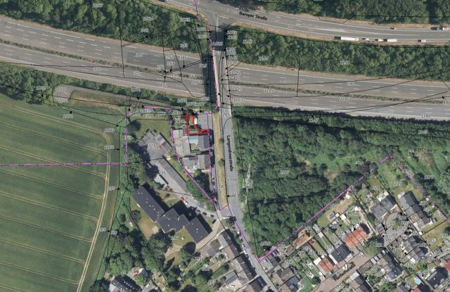 Umgebungsskizze - Mit Wildwuchs und Gehölzen bewachsene Fläche neben einem Wohngrundstück in Bochum