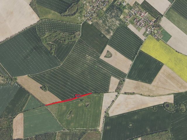 Lageskizze mit Umgebung und Luftbildunterlegung - Vertragsfreier Waldstreifen (sog. Teil eines Agroforstsystems) etwa 36 km vom Berliner Ring entfernt