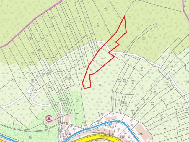 Lage des Verkaufsgegenstandes - Weinbergbrachen in der Weinlage Pinnerkreuzberg oberhalb eines Campingplatzes **vertragsfrei**