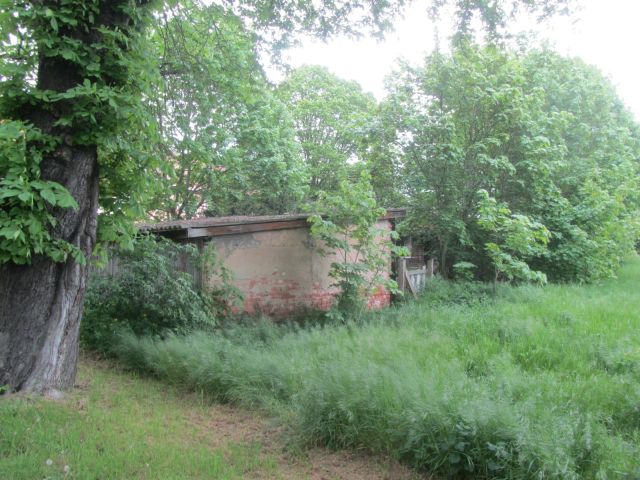 Schuppen - Grundstück mit ehemaliger Wohnbaracke **zentrumsnahe Lage am Bahnhof Güsten**