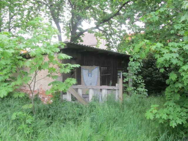 Schuppen - Grundstück mit ehemaliger Wohnbaracke **zentrumsnahe Lage am Bahnhof Güsten**
