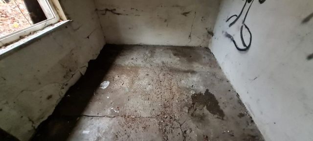 Innenansicht Baracke - Grundstück mit ehemaliger Wohnbaracke **zentrumsnahe Lage am Bahnhof Güsten**