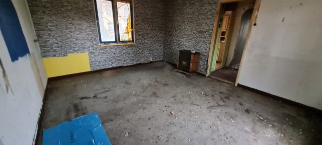 Innenansicht Baracke - Grundstück mit ehemaliger Wohnbaracke **zentrumsnahe Lage am Bahnhof Güsten**