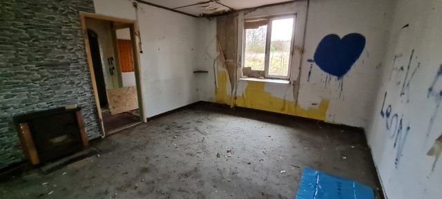 Innenansicht Baracke - Grundstück mit ehemaliger Wohnbaracke **zentrumsnahe Lage am Bahnhof Güsten**