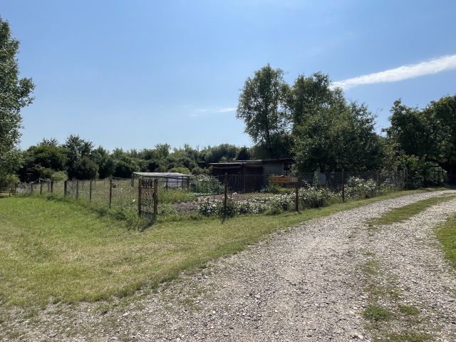 Verkaufsgegenstand - Grundstück mit Kleingärten **Jahrespacht ca. 128 EUR**