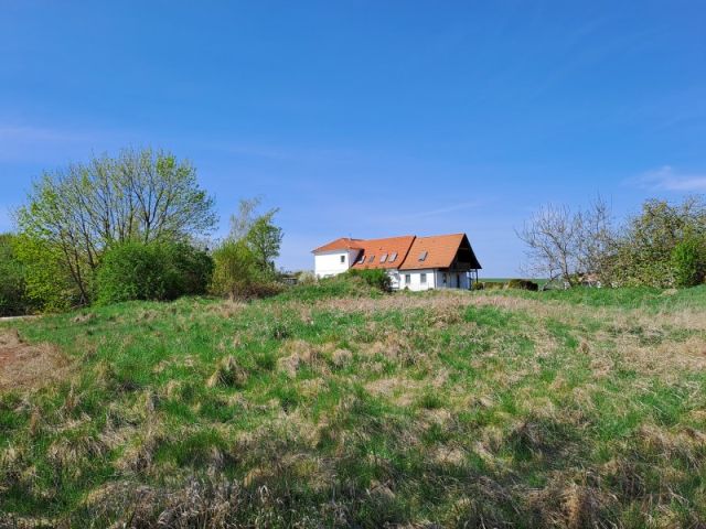 Blick auf Verkaufsfläche und Umgebung - Unbebautes Grundstück in Ortslage von Warmsdorf
