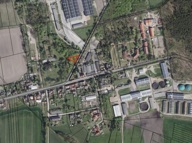 Lageskizze mit Umgebung und Luftbildunterlegung - Gepflegte, innerörtliche Grünfläche **verpachtet**