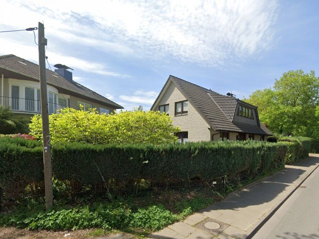 Blick auf die Verkaufsfläche und Umgebung - Vertragslos genutztes Grundstück für die Zuwegungen, Zufahrten und Gartenflächen von Wohnhäusern  in Hamburg-Eißendorf