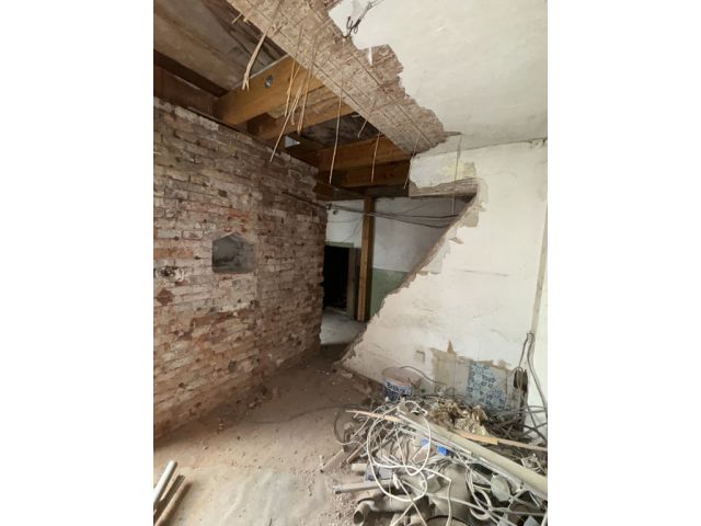 Innenansicht - Leerstehendes Wohn- und Geschäftshaus in Hirschberg **zentrale Ortslage**