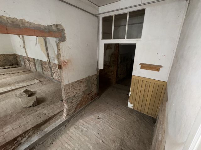 Innenansicht - Leerstehendes Wohn- und Geschäftshaus in Hirschberg **zentrale Ortslage**