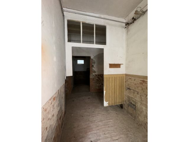 Innenansicht - Leerstehendes Wohn- und Geschäftshaus in Hirschberg **zentrale Ortslage**