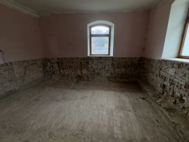 Innenansicht - Leerstehendes Wohn- und Geschäftshaus in Hirschberg **zentrale Ortslage**