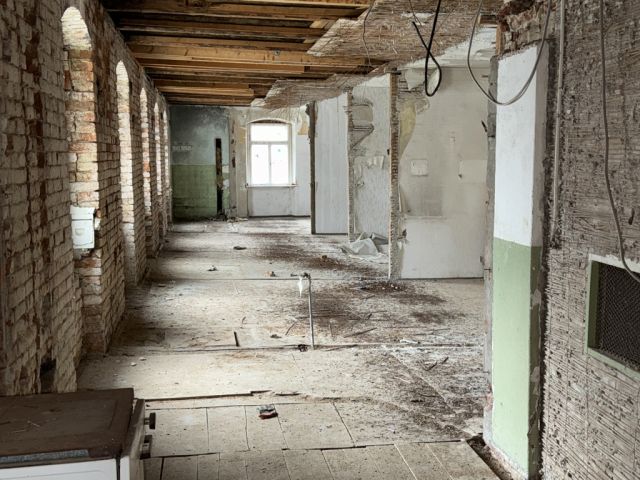 Innenansicht - Leerstehendes Wohn- und Geschäftshaus in Hirschberg **zentrale Ortslage**