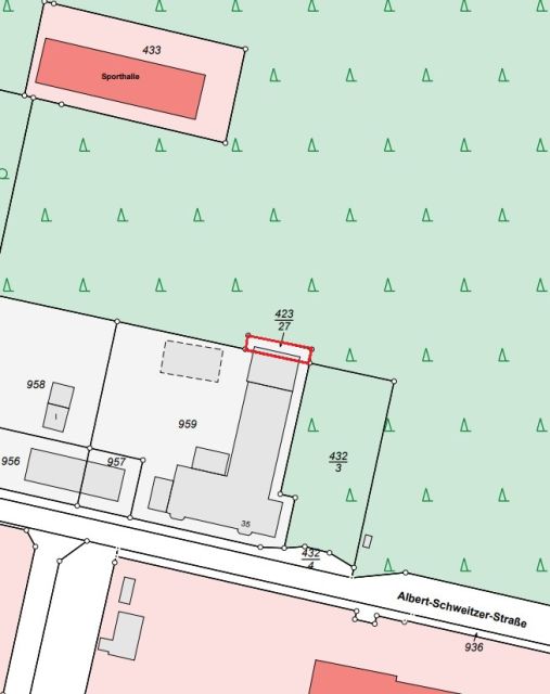 Lageskizze - Kleine mit Wildwuchs bewachsene Freifläche hinter einem bebauten Grundstück in Ludwigsfelde